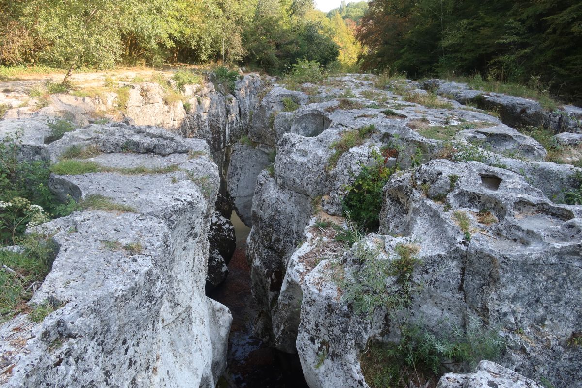 Perte Valserine, voda teče hluboko pod námi